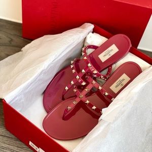 *SOLD* Valentino Garavani thong jelly sandals 39